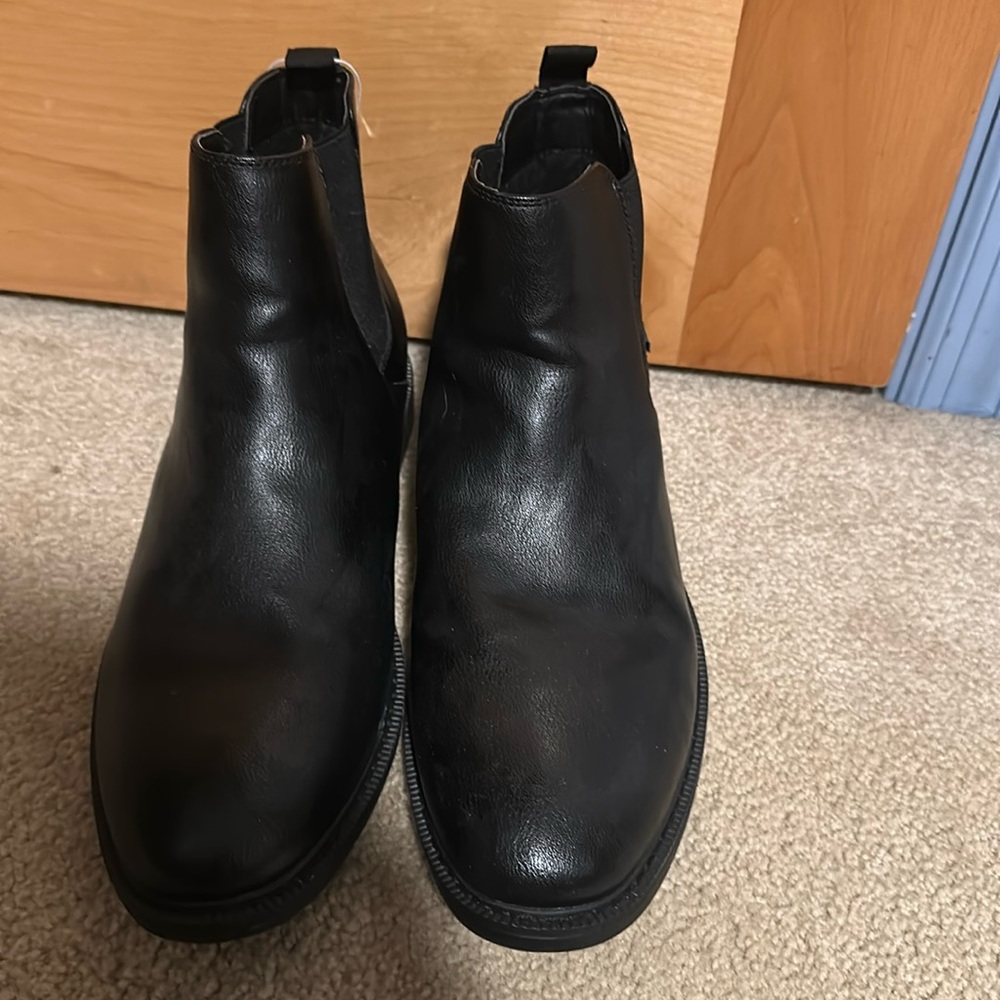 Sonoma brand Chelsea boots